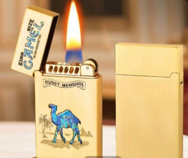 Бензинова запальничка Koji "Camel Edition" — Золота класика з перламутром