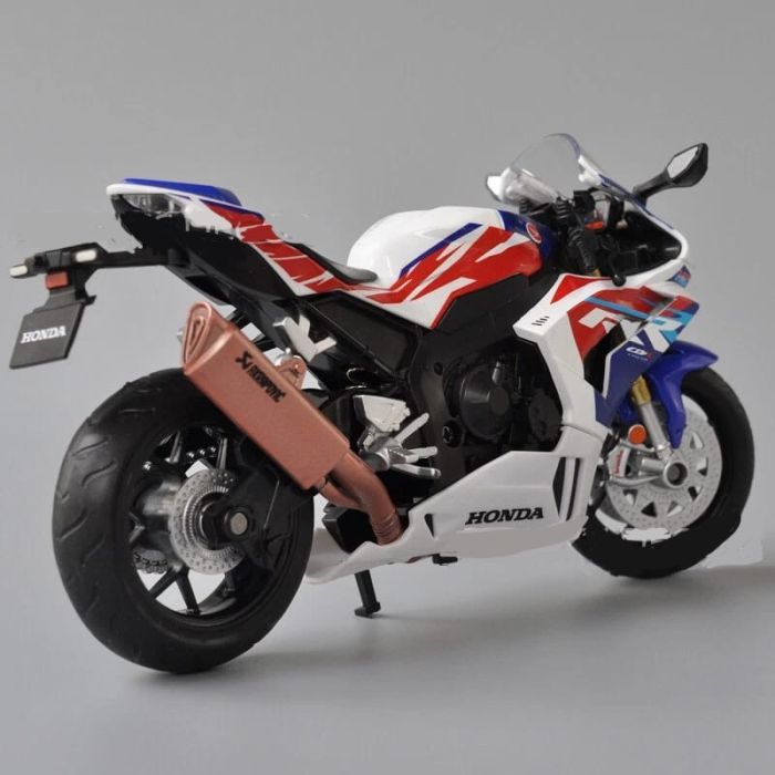 Колекційна модель мотоцикла Honda CBR1000RR-R Fireblade SP (30th Anniversary)
