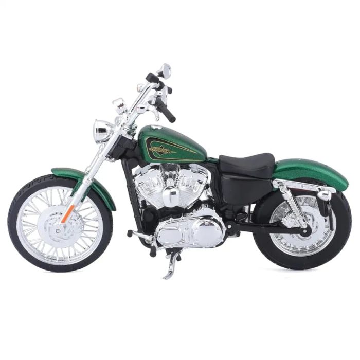 Колекційна модель мотоцикла Maisto Harley-Davidson 2013 XL 1200V Seventy-Two (1:12)