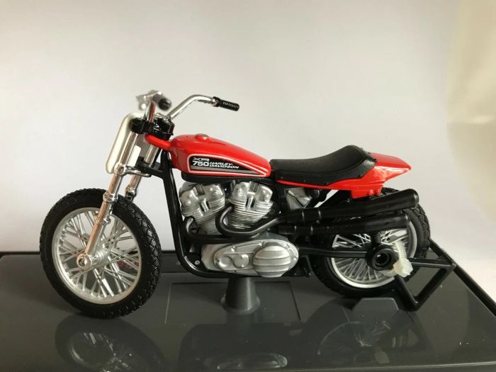 Колекційна модель мотоцикла Harley-Davidson 1972 XR750 Racing Bike (Maisto, 1:18)