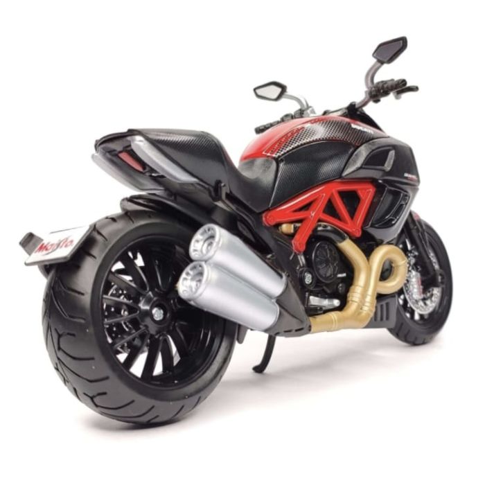 Колекційна модель мотоцикла Maisto Ducati Diavel Carbon (Масштаб 1:18)