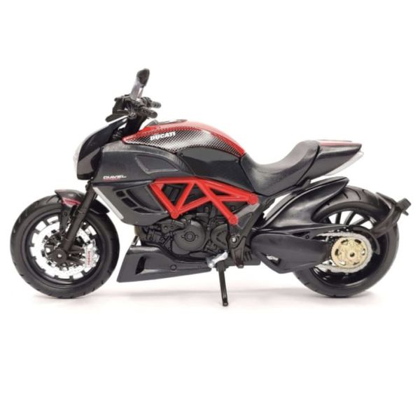 Колекційна модель мотоцикла Maisto Ducati Diavel Carbon (Масштаб 1:18)