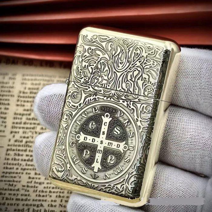 Бензинова латунна запальничка Zorro «Бенедиктинський Хрест» (Знак Святого Бенедикта)