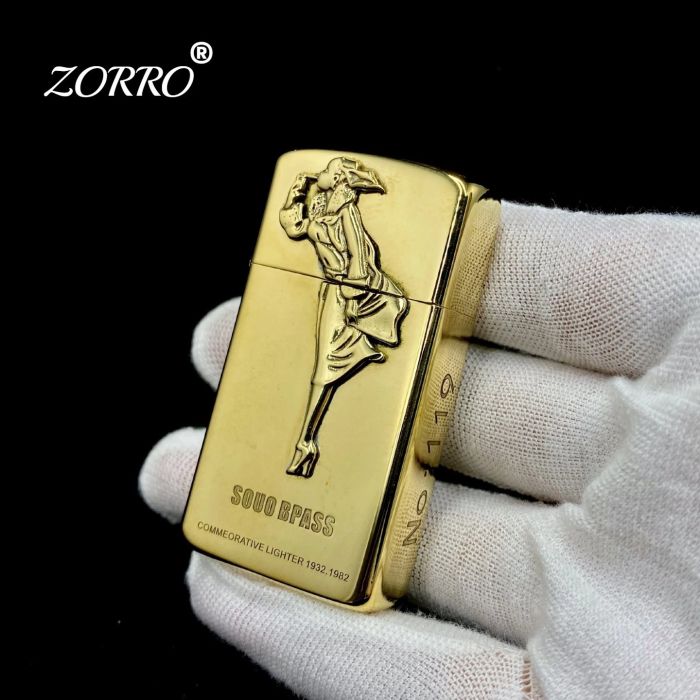 Бензинова латунна запальничка Zorro «Пін-ап Дівчина» (Колекційна серія)