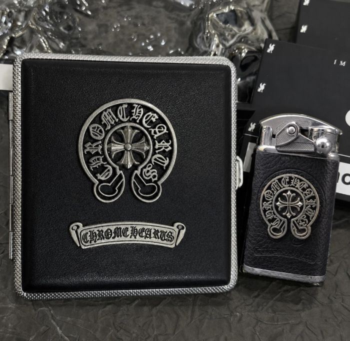 Портсигар у стилі Chrome Hearts під шкіру (на 20 сигарет), чорний з металевим декором