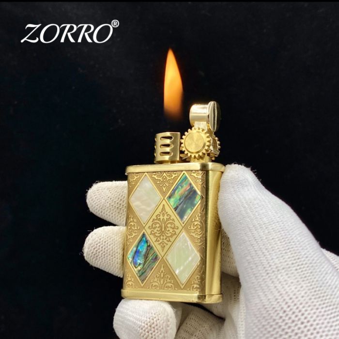 Бензинова запальничка Zorro Ultimate Justice 587 Brass зі вставками-хамелеон