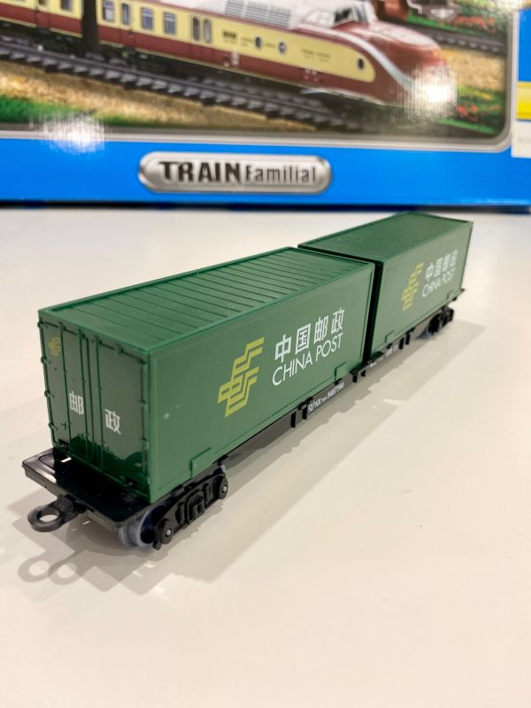 Великий ігровий набір залізниці FENFA Train Familial (9.4 метри колії, 2 локомотиви, 7 вагонів, акумулятори + зарядний пристрій)