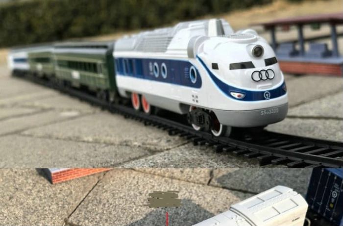 Великий ігровий набір залізниці FENFA Train Familial (9.4 метри колії, 2 локомотиви, 7 вагонів, акумулятори + зарядний пристрій)