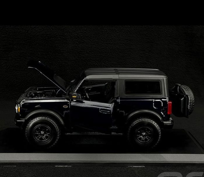 Колекційна автомобільна модель 2021 Ford Bronco Wildtrak (Maisto, масштаб 1:18)
