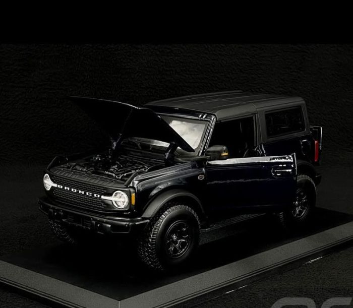 Колекційна автомобільна модель 2021 Ford Bronco Wildtrak (Maisto, масштаб 1:18)