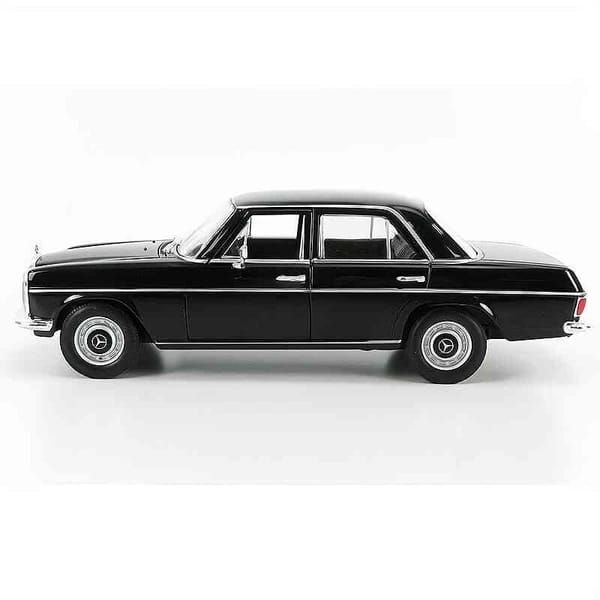 Колекційна модель авто Mercedes-Benz 220 від Welly ( масштаб 1:24)