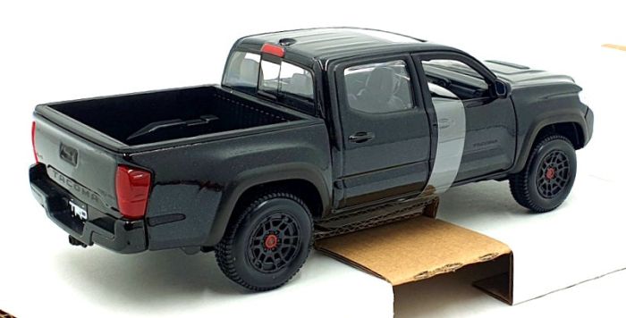 Колекційна модель автомобіля 2023 Toyota Tacoma TRD Pro (Maisto Special Edition, масштаб 1:27)