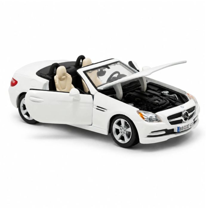 Колекційна автомодель Mercedes-Benz SLK-Class (1:24) від Maisto — Втілення німецького стилю та динаміки