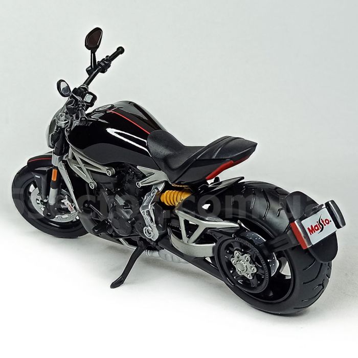Колекційна масштабна модель мотоцикла Ducati XDiavel S (1:12) від Maisto — Втілення італійського пристрасного дизайну