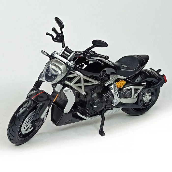 Колекційна масштабна модель мотоцикла Ducati XDiavel S (1:12) від Maisto — Втілення італійського пристрасного дизайну