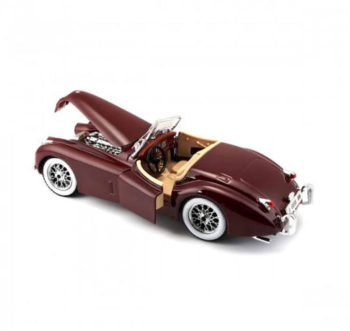 Масштабна модель автомобіля Jaguar XK 120 Roadster (1951) у масштабі 1:24 від Bburago