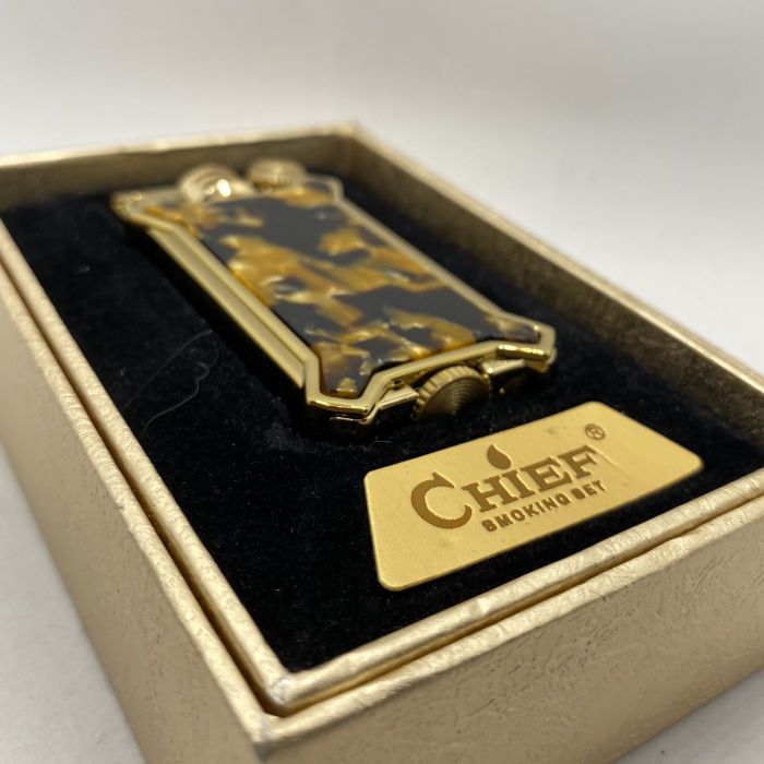 Бензинова запальничка Chief "Золотий Амбер"