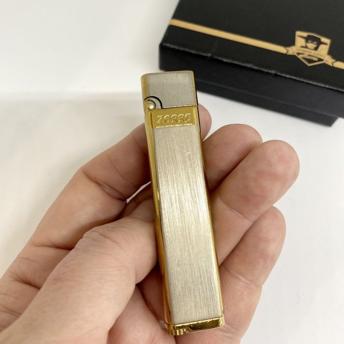Елегантна Бензинова Запальничка ZORRO у золотистому кольорі