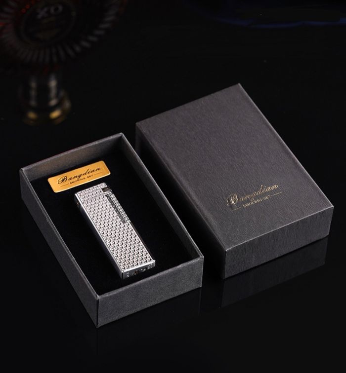 Газова  Запальничка з вертикальним рифленням чорна