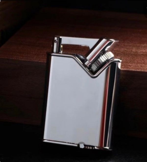 Бензинова запальничка Rowenta сріблястого кольору