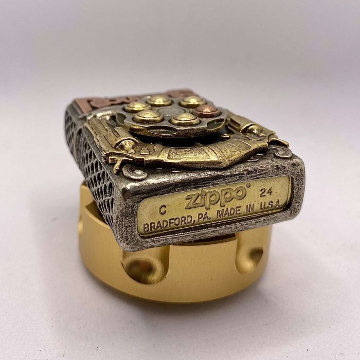 Подарункова ексклюзивна бензинова запальничка Zippo