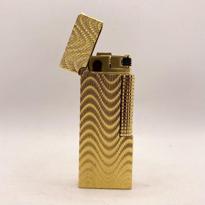 Газова Запальничка Thorens з унікальним хвилястим гравіюванням золотиста