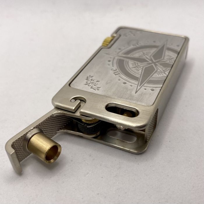 Запальничка  бензинова Chief з гравіюванням Роза вітрів