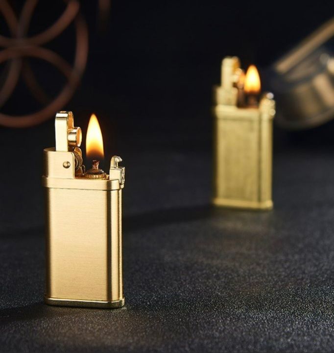 Бензинова запальничка золотиста