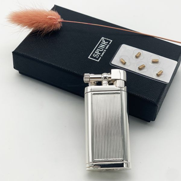 Газова запальничка фірми SPUNK з високоякісного металу у срібному кольорі