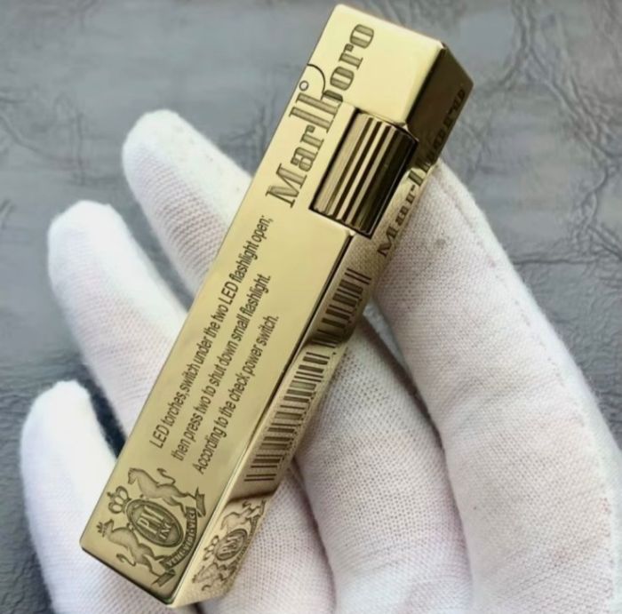 Бензинова колекційна запальничка ROWENTA модель Marlboro